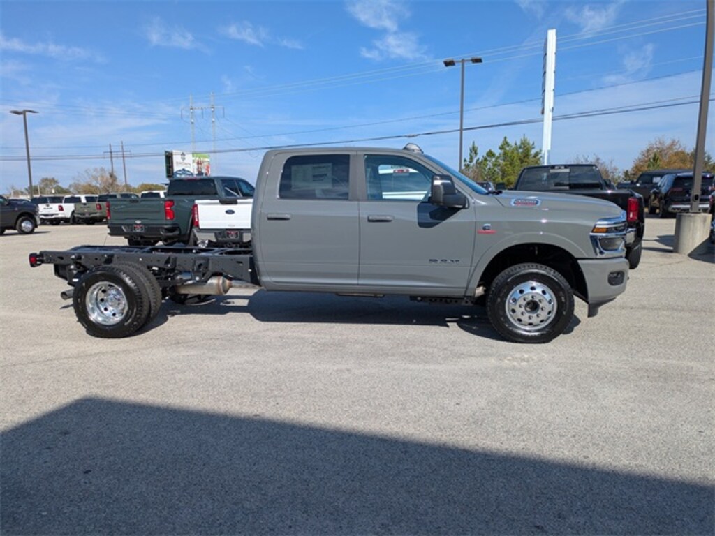 New 2026 Ram 3500 Chassis Cab Tradesman/Big Horn Cab/Chassis