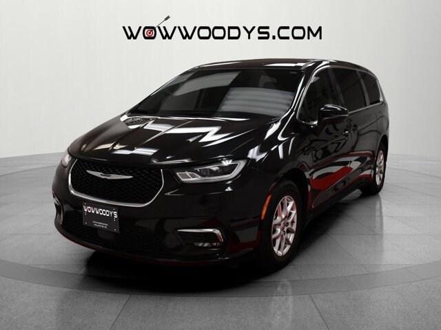 Certified 2023 Chrysler Pacifica Touring L with VIN 2C4RC1BG6PR582250 for sale in Kansas City
