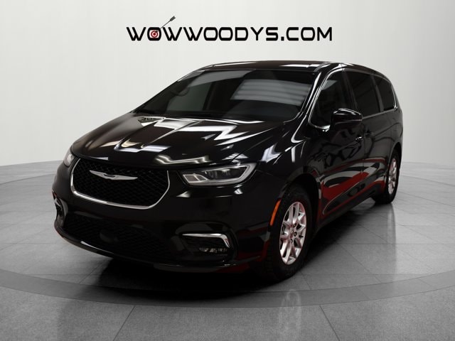 Certified 2023 Chrysler Pacifica Touring L with VIN 2C4RC1BG2PR624218 for sale in Kansas City