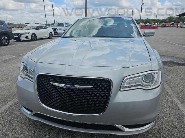 Used 2023 Chrysler 300 Touring with VIN 2C3CCAAG2PH647595 for sale in Kansas City