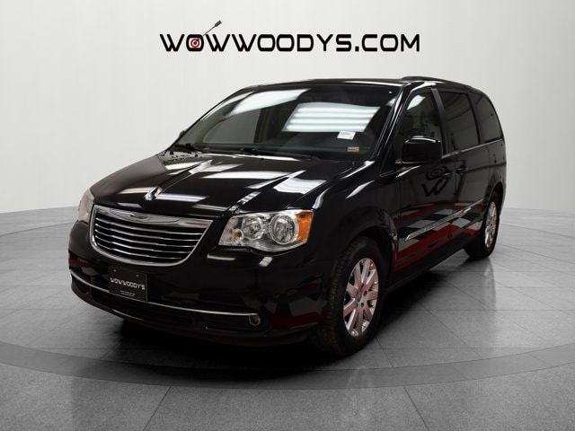 Used 2016 Chrysler Town & Country Touring with VIN 2C4RC1BG8GR231453 for sale in Kansas City