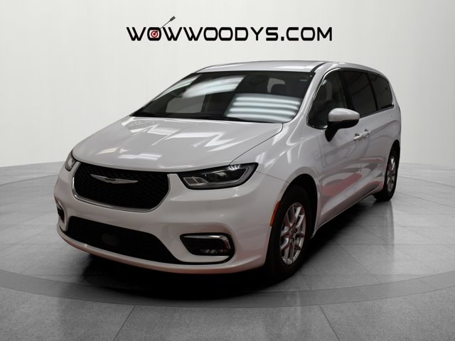 Certified 2023 Chrysler Pacifica Touring L with VIN 2C4RC1BG8PR535625 for sale in Kansas City