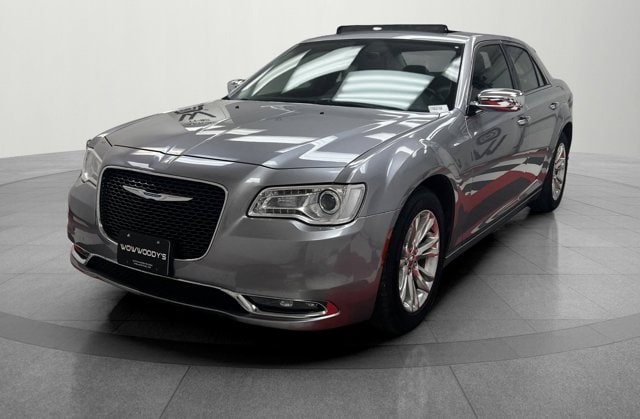 Used 2017 Chrysler 300 C with VIN 2C3CCAEG4HH608339 for sale in Chillicothe, MO