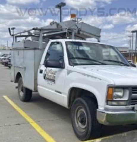 Used 2000 Chevrolet C3500 BASE with VIN 1GBGC34R5YF447940 for sale in Chillicothe, MO