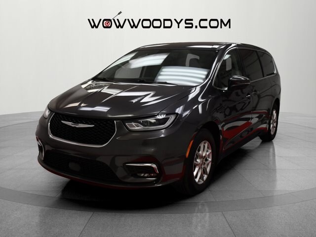 Certified 2023 Chrysler Pacifica Touring L with VIN 2C4RC1BG4PR597104 for sale in Kansas City