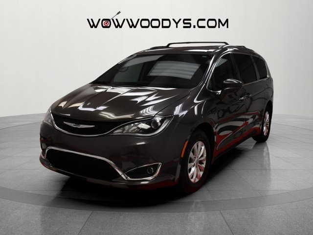 Certified 2018 Chrysler Pacifica Touring L with VIN 2C4RC1BG4JR253926 for sale in Kansas City