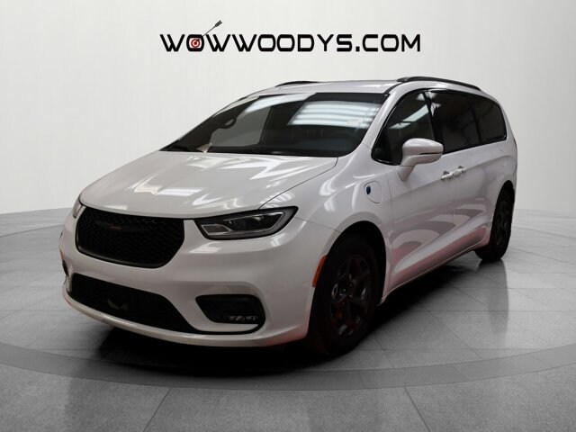 Used 2021 Chrysler Pacifica Hybrid Limited with VIN 2C4RC1S78MR550931 for sale in Kansas City