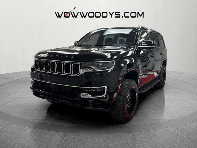 Used 2023 Jeep Wagoneer Series I with VIN 1C4SJVAP5PS500300 for sale in Kansas City
