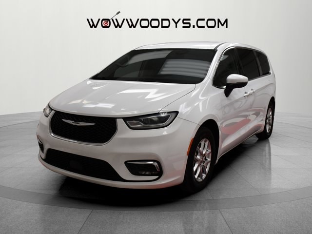 Certified 2023 Chrysler Pacifica Touring L with VIN 2C4RC1BG8PR533146 for sale in Kansas City