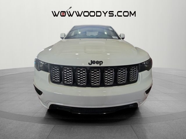 Used 2017 Jeep Grand Cherokee Altitude with VIN 1C4RJFAG1HC905862 for sale in Kansas City
