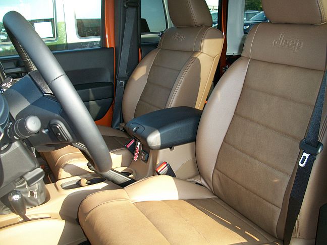 file:2011-jeep-wrangler-interior-missouri.jpg