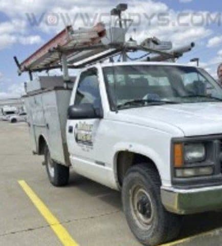 Used 1999 Chevrolet C3500 CHEYENNE with VIN 1GBGC34R2XR718420 for sale in Kansas City