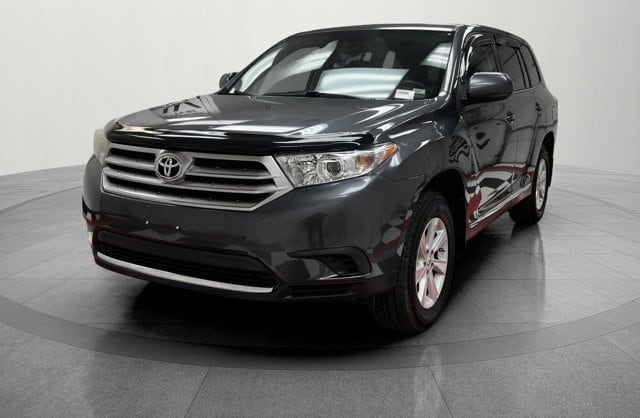 Used 2012 Toyota Highlander Base with VIN 5TDBK3EH3CS146994 for sale in Kansas City