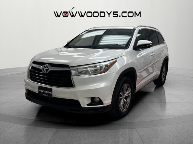 Used 2015 Toyota Highlander XLE with VIN 5TDJKRFH1FS219359 for sale in Kansas City
