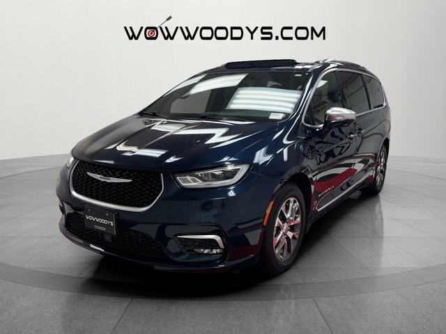 Used 2022 Chrysler Pacifica Hybrid Pinnacle Hybrid with VIN 2C4RC1N77NR236765 for sale in Kansas City