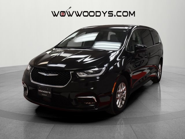Certified 2023 Chrysler Pacifica Touring L with VIN 2C4RC1BG7PR550617 for sale in Chillicothe, MO
