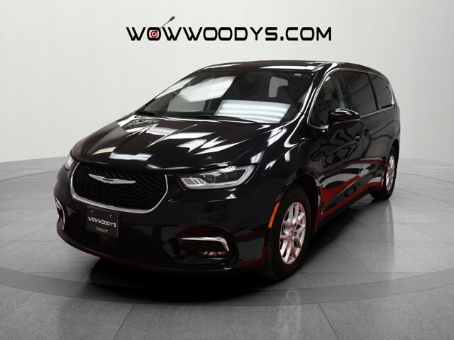 Certified 2023 Chrysler Pacifica Touring L with VIN 2C4RC1BG4PR578469 for sale in Kansas City