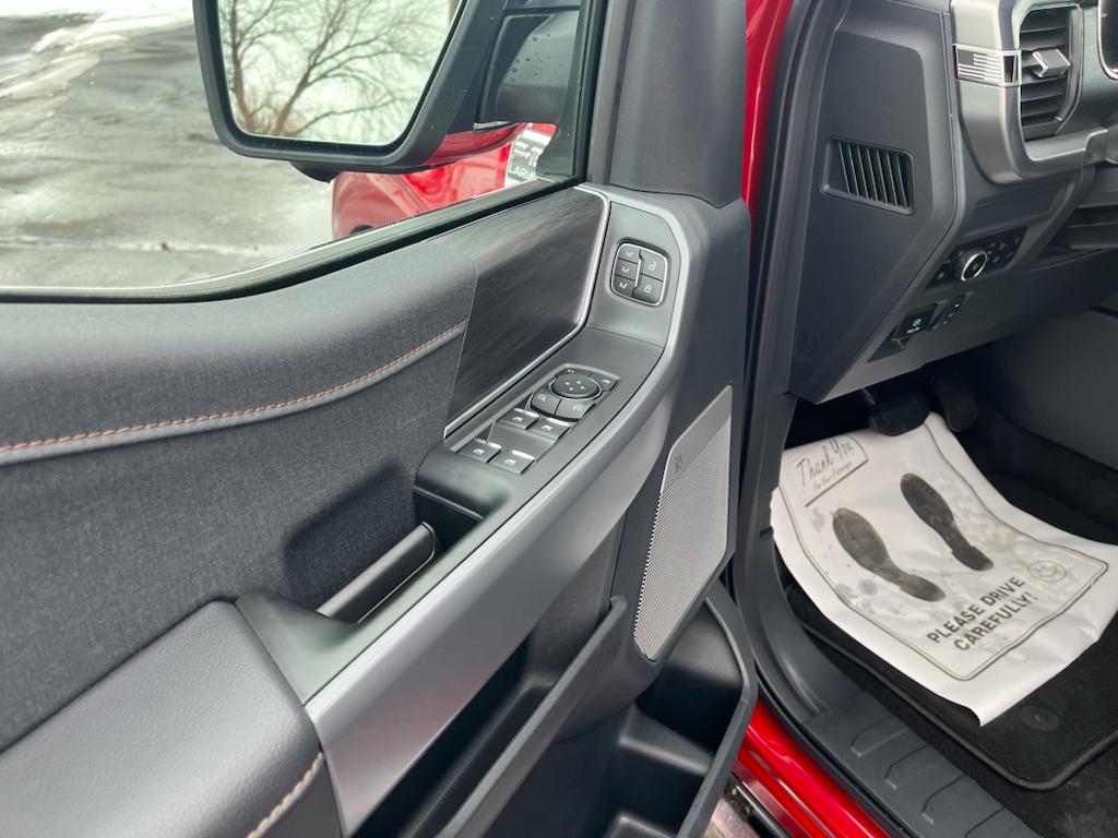 2025 Ford F-150 Lariat - Photo 11