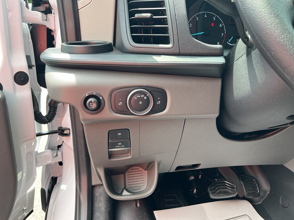 2025 Ford Transit Van Base - Photo 10