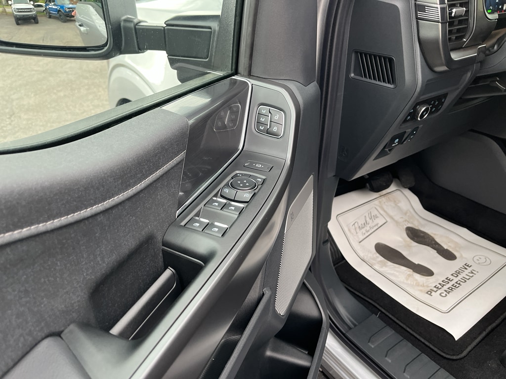 2025 Ford F-150 Lariat - Photo 11