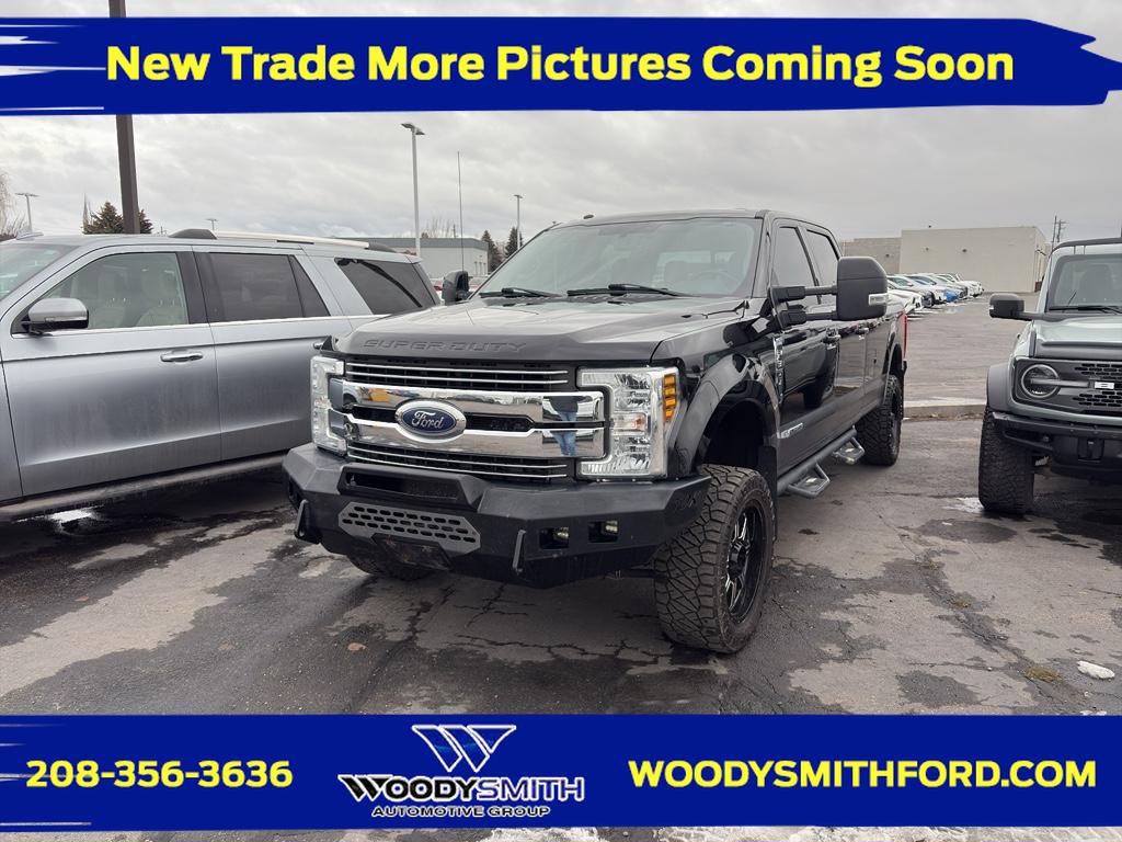 2018 Ford F-350 Super Duty Lariat's photo
