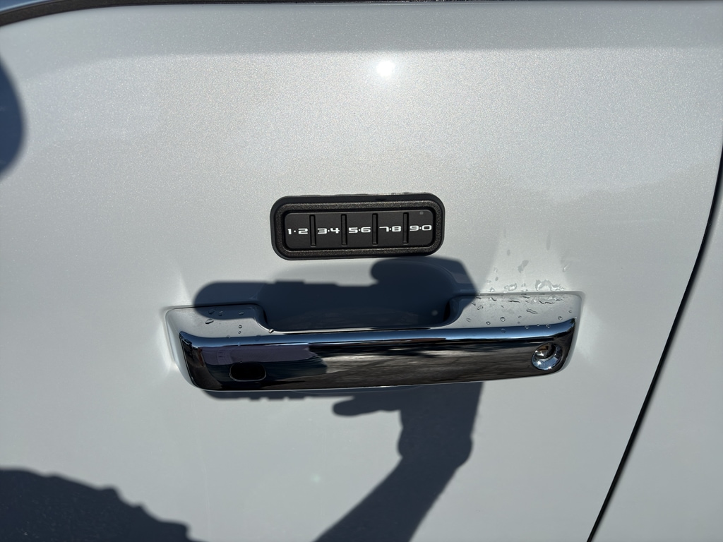 2025 Ford F-150 Lariat - Photo 10