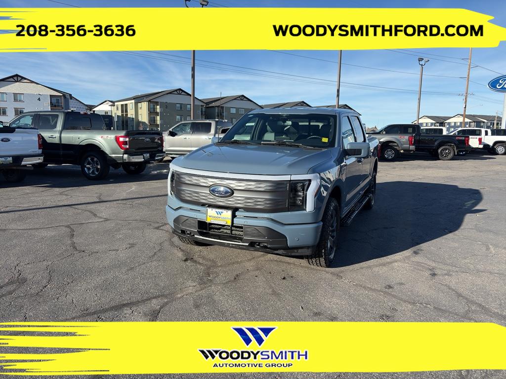 2023 Ford F-150 Lightning Lariat's photo