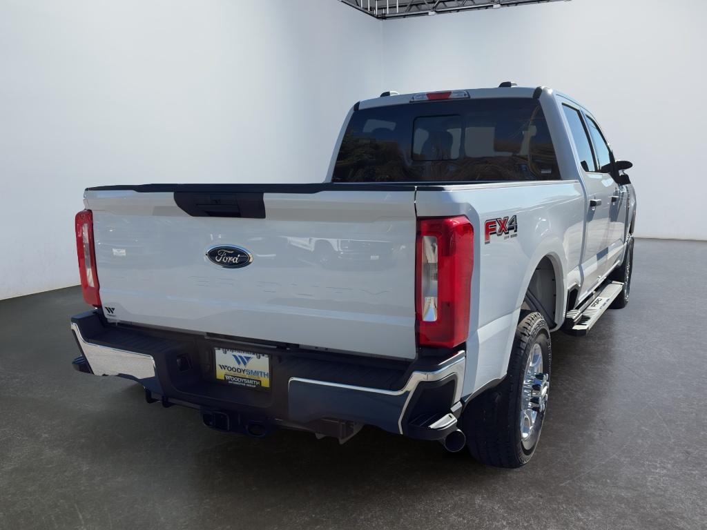 2026 Ford F-350 XLT photo 4