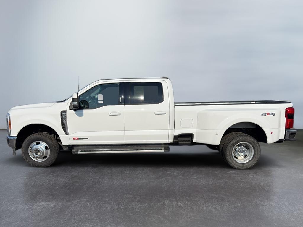 Used 2023 Ford F-350 Lariat Truck Crew Cab