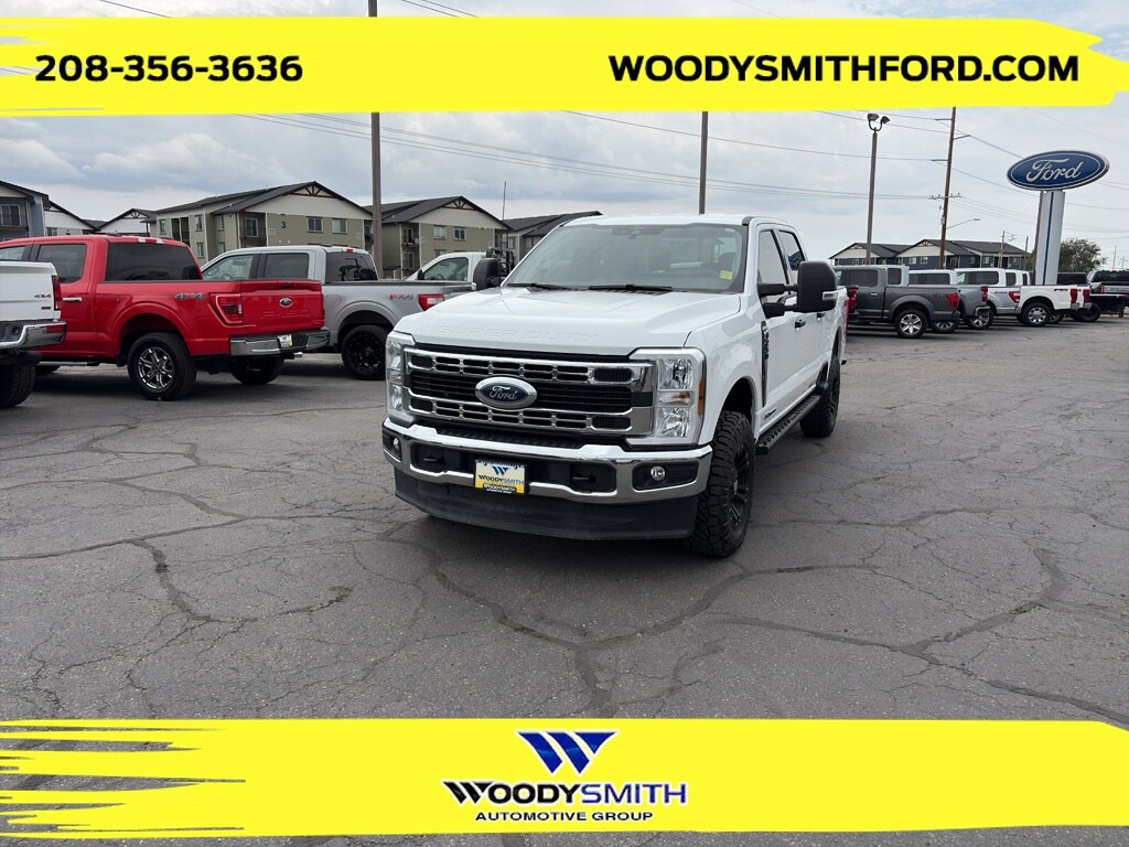 Used 2025 Ford F-250 XLT Truck Crew Cab