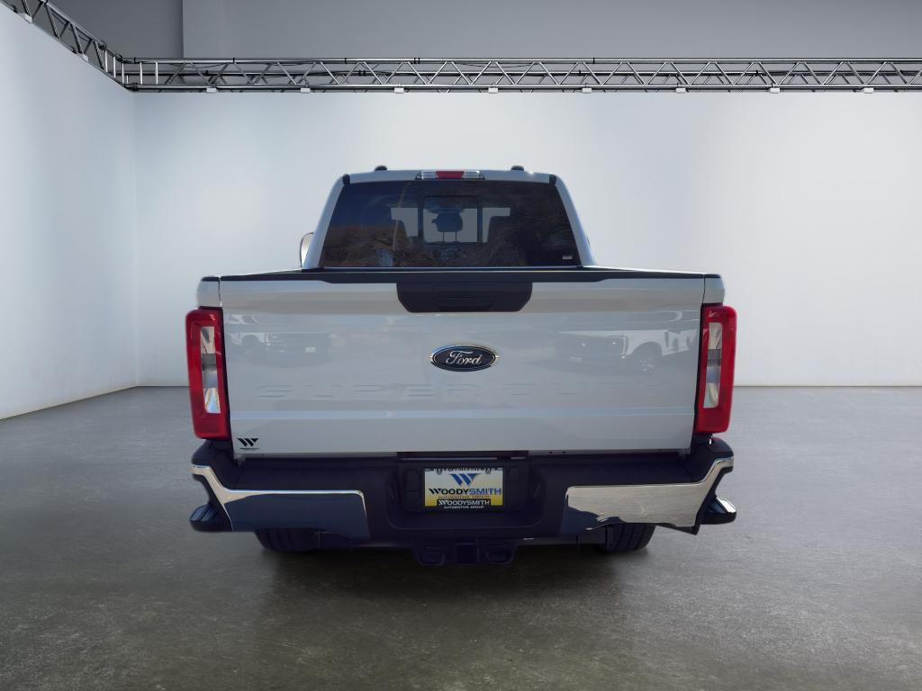 2026 Ford F-350 XLT photo 3