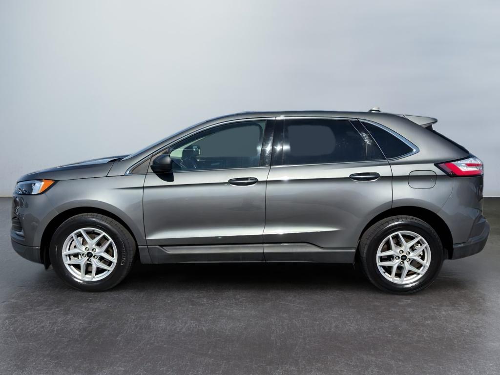 2024 Ford Edge SEL photo 2