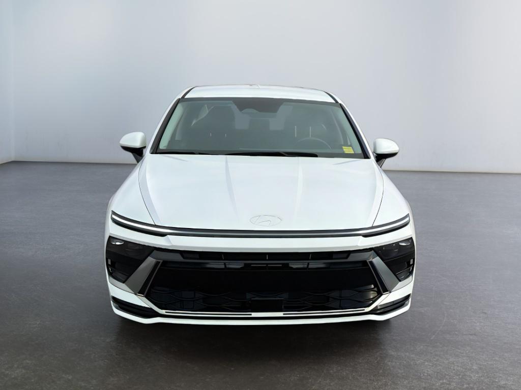 2026 Hyundai Sonata SEL Sport photo 2