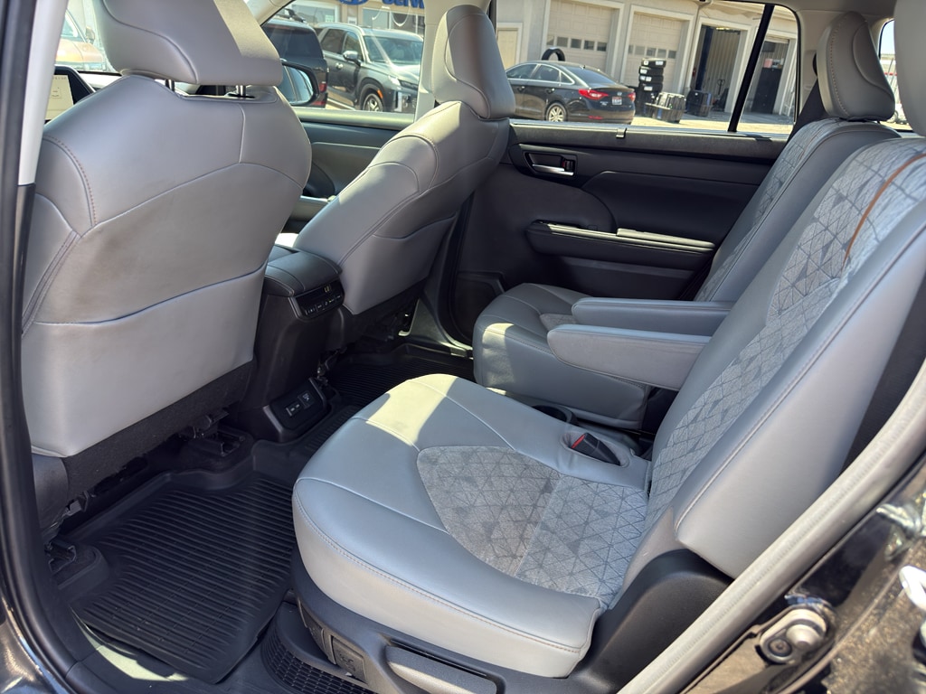 2023 Toyota Highlander Bronze Edition - Photo 16