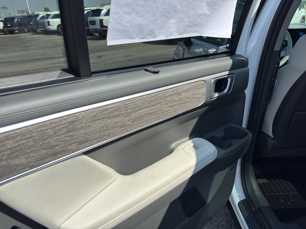 2026 Hyundai Santa Fe Limited - Photo 17
