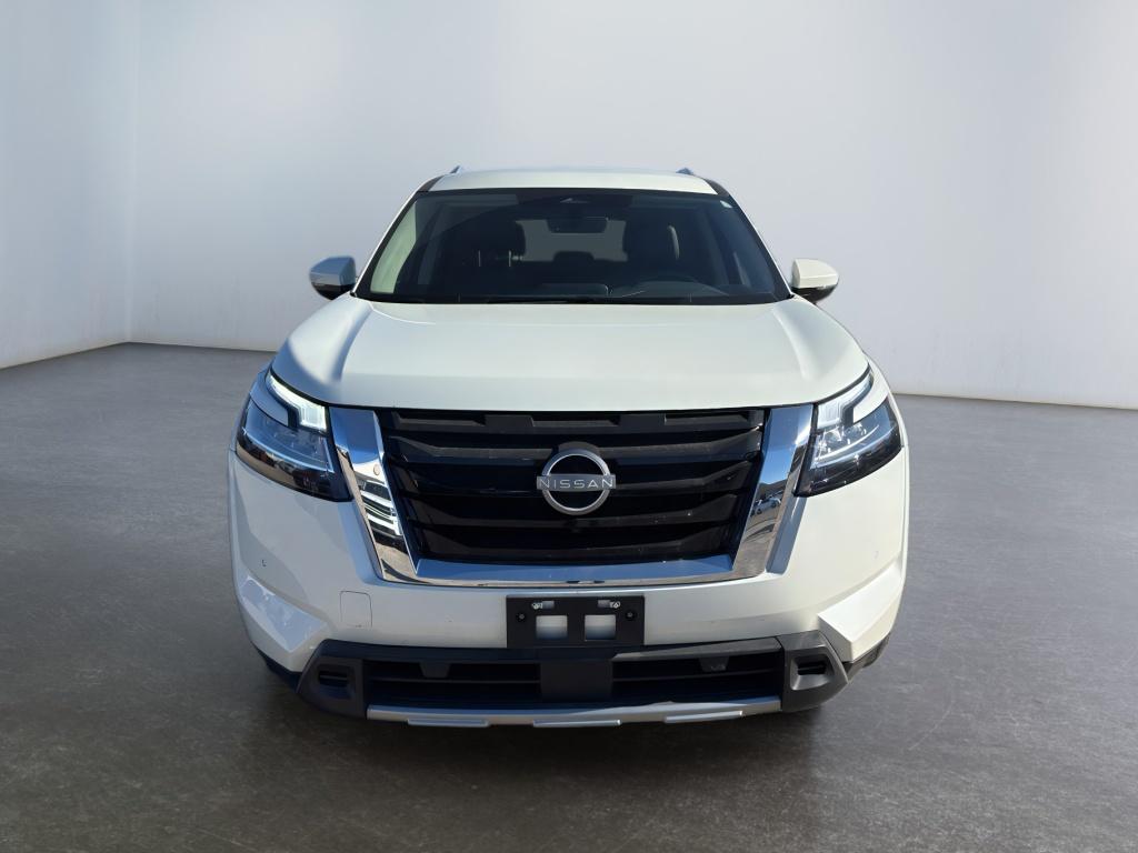 2024 Nissan Pathfinder SL photo 2
