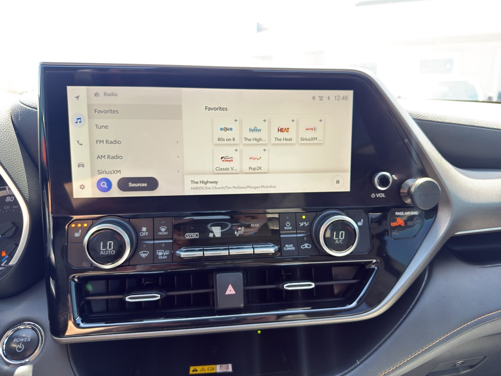 2023 Toyota Highlander Bronze Edition - Photo 10