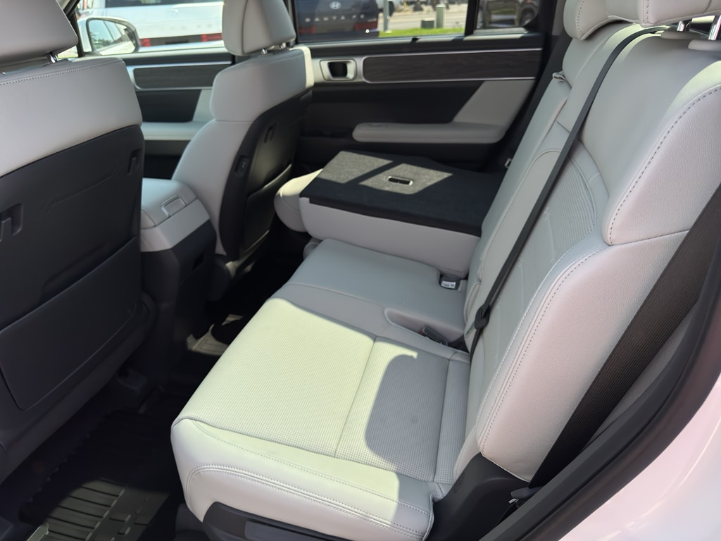 2026 Hyundai Santa Fe Limited - Photo 16