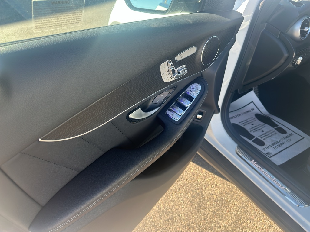 2022 Mercedes-Benz GLC GLC300 - Photo 13