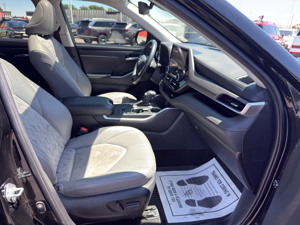 2023 Toyota Highlander Bronze Edition - Photo 18