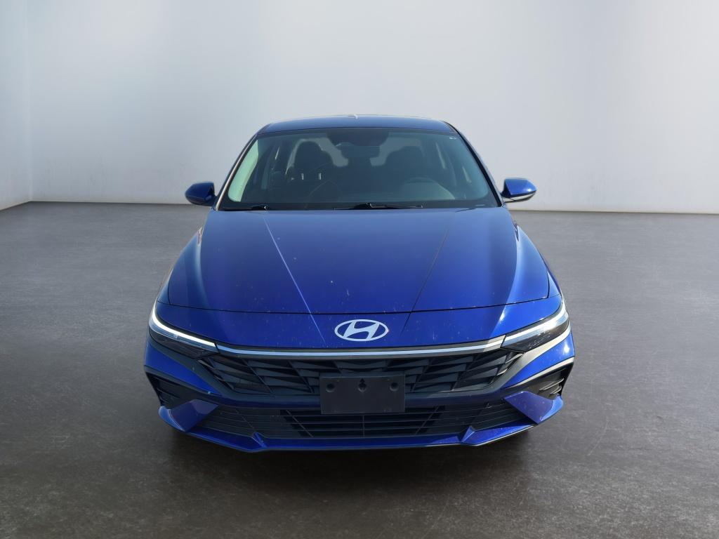 2024 Hyundai Elantra SE photo 2