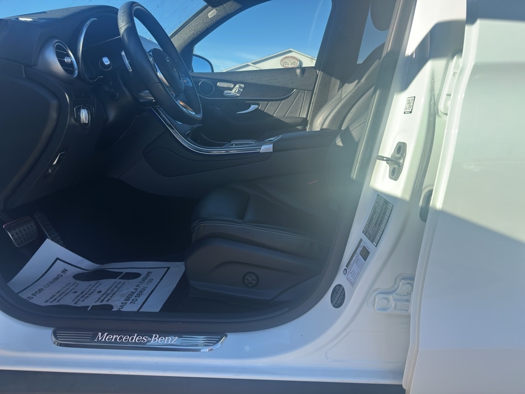 2022 Mercedes-Benz GLC GLC300 - Photo 12