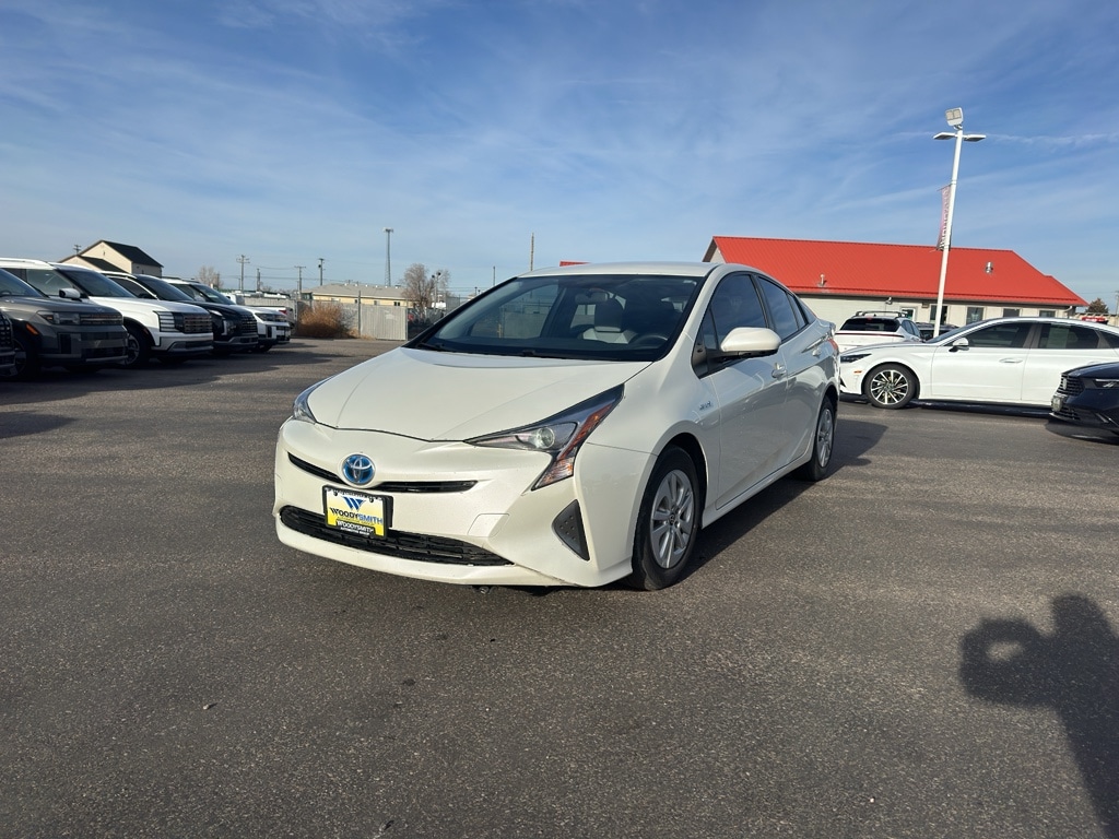 2016 Toyota Prius Base's photo
