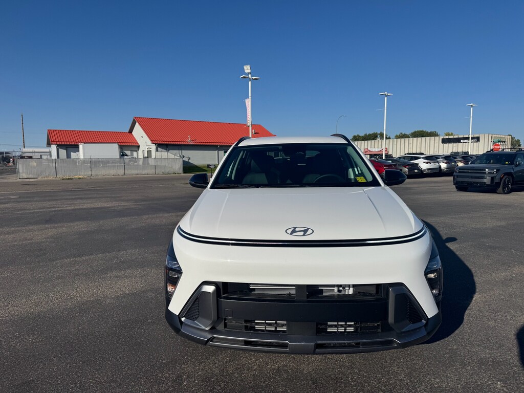 2026 Hyundai Kona SEL photo 2