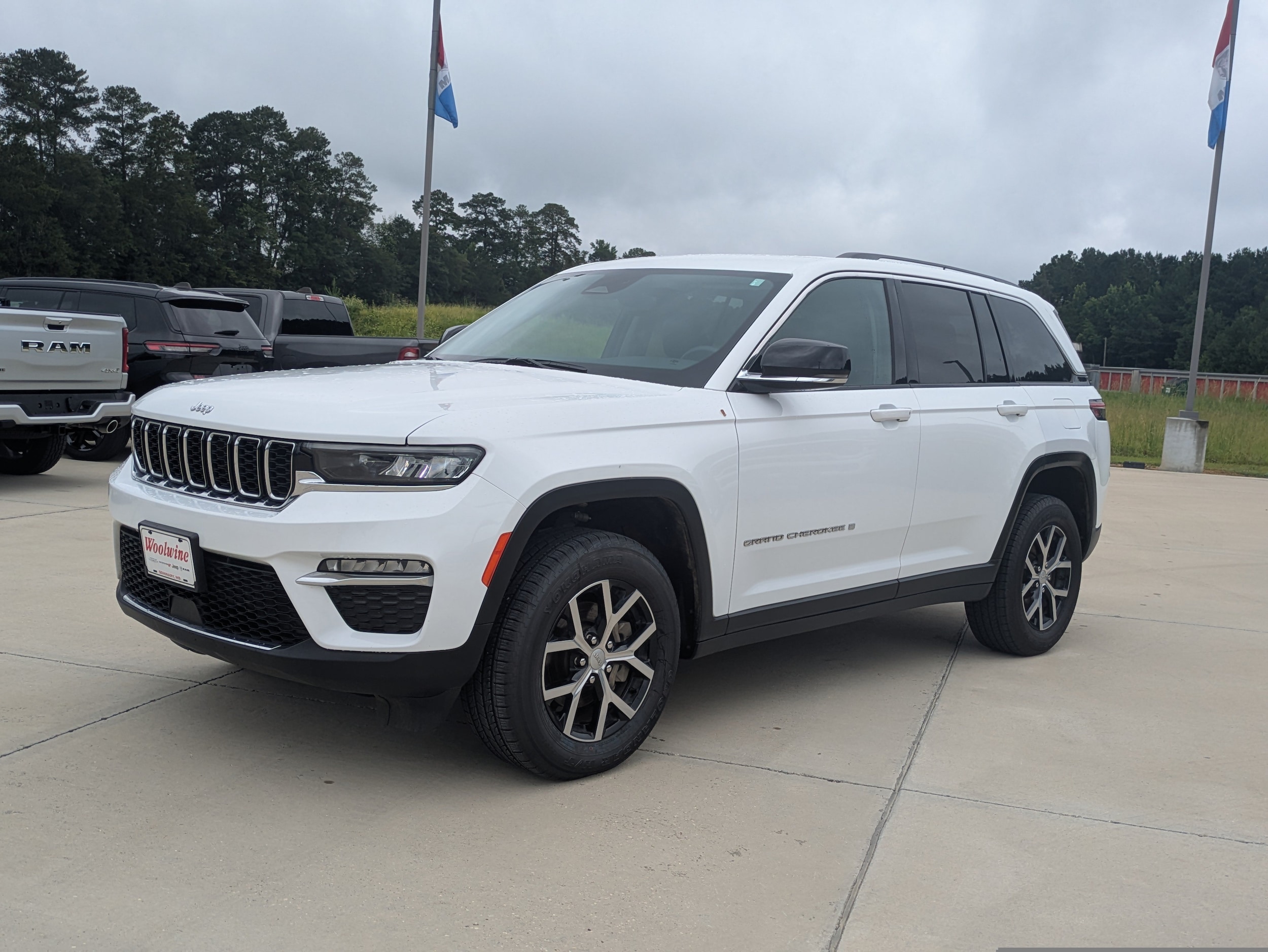  2023 Jeep Grand Cherokee Limited 4WD   