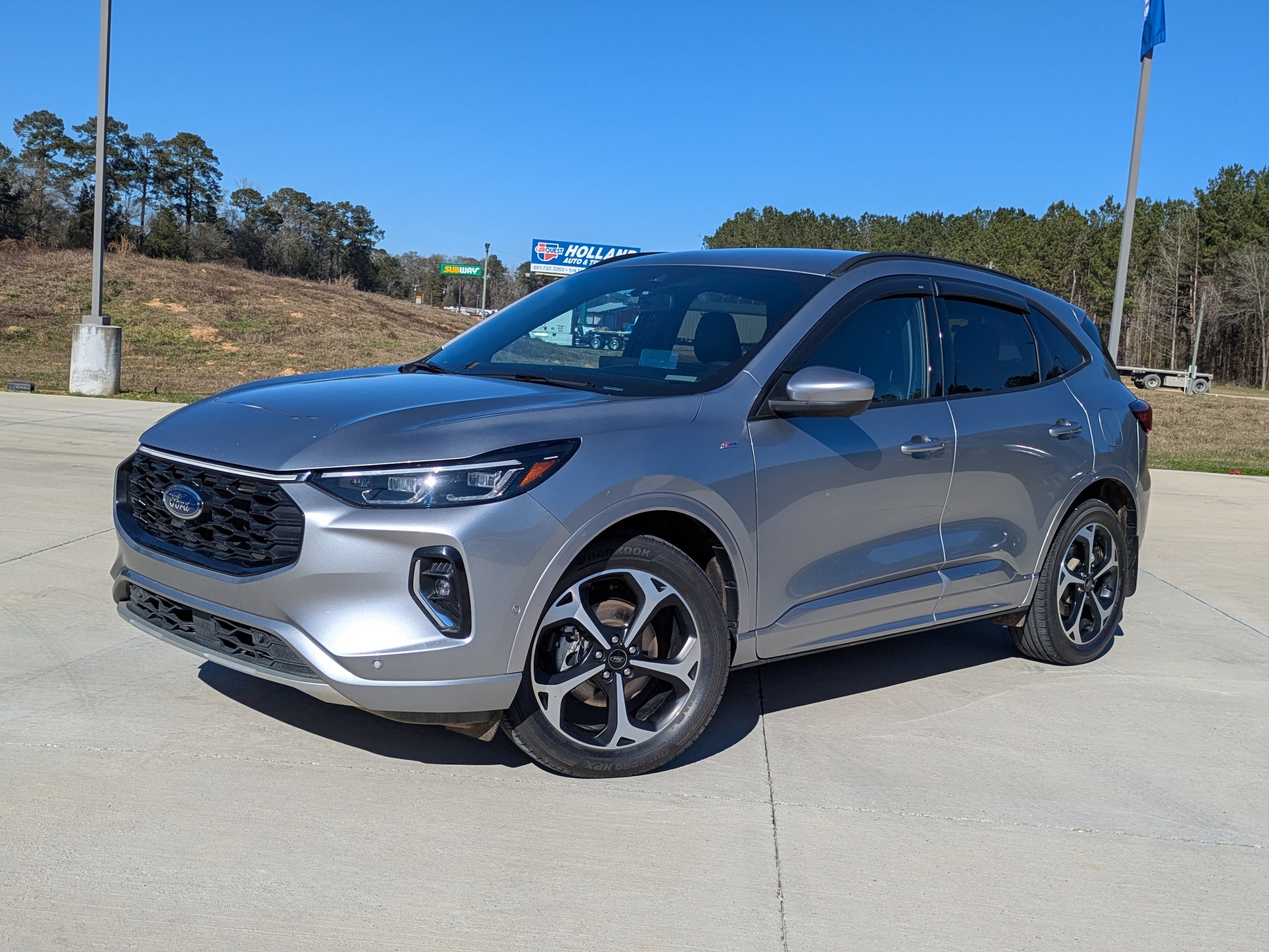 2023 Ford Escape ST-Line Elite's photo