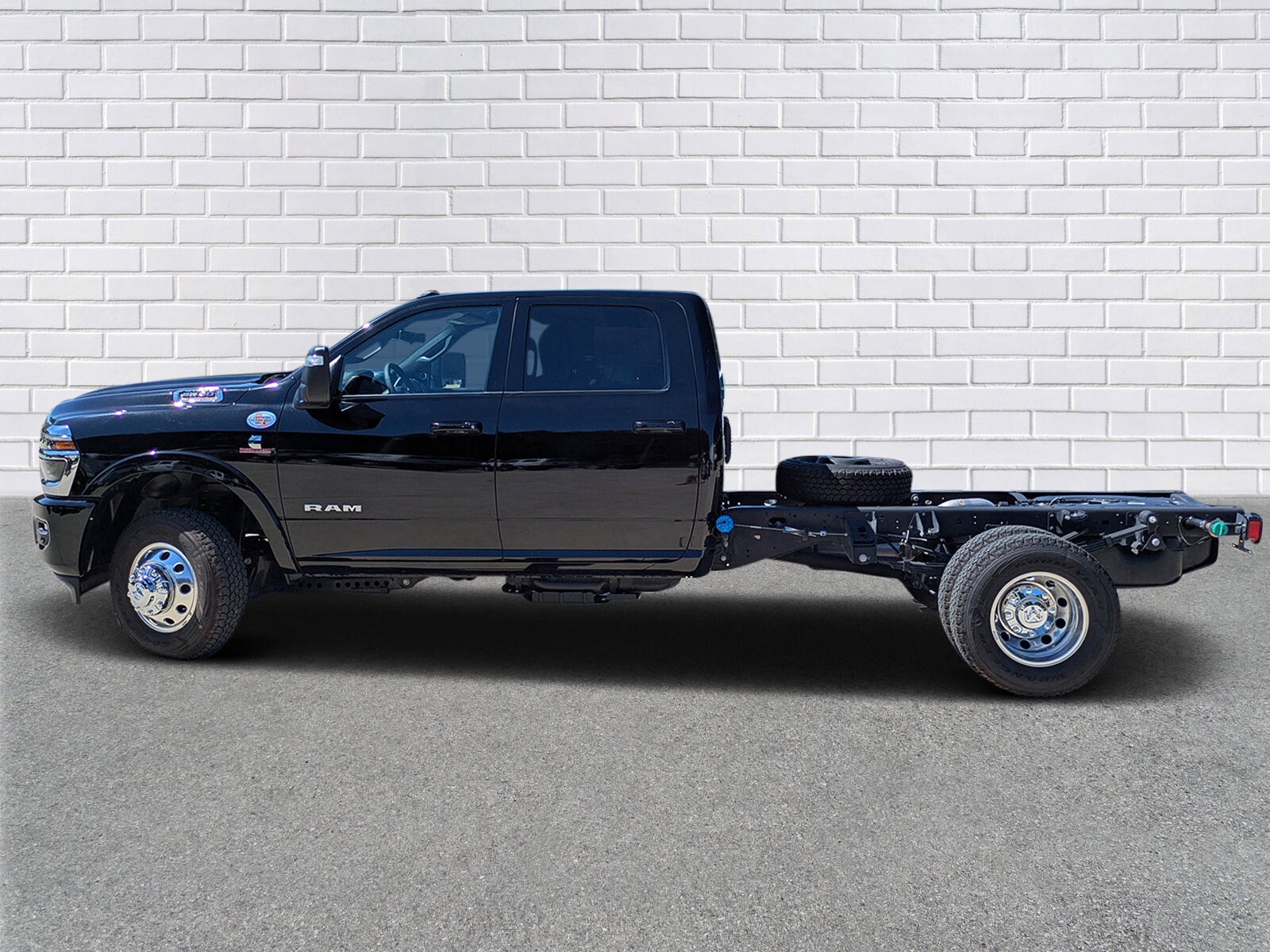 2025 Ram 3500 Tradesman Big Horn photo 2
