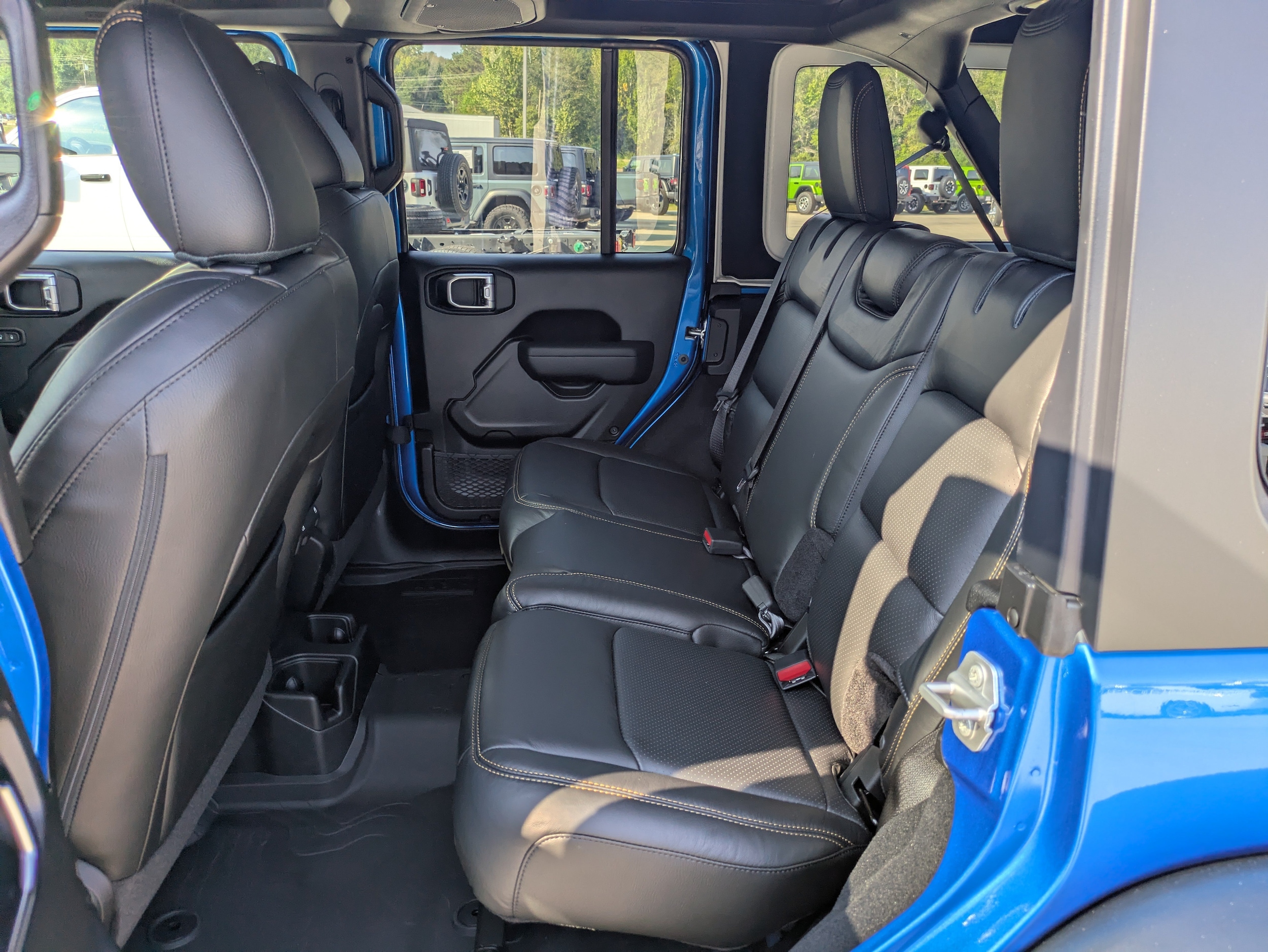 2025 Jeep Wrangler 4-Door Willys - Photo 6