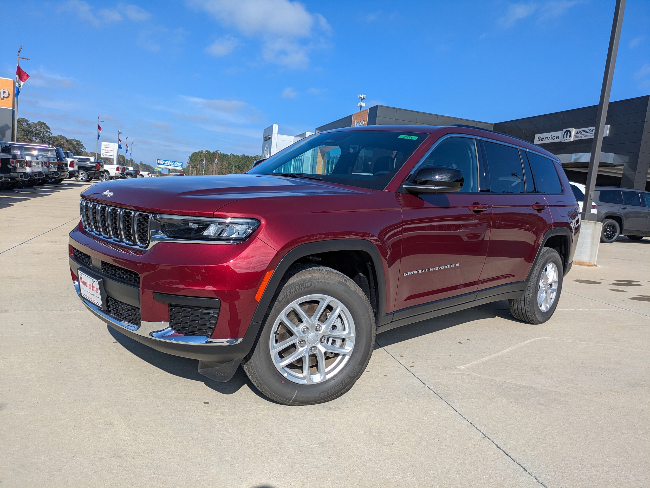 2025 Jeep Grand Cherokee L Laredo's photo