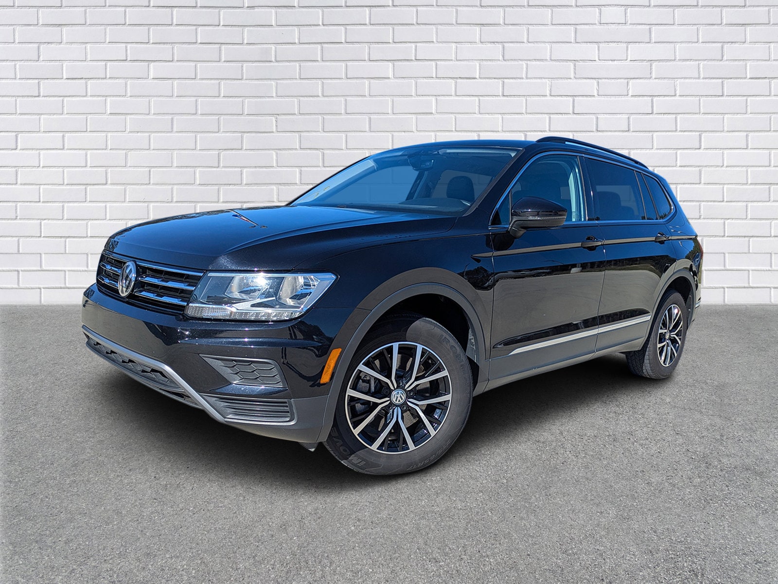 2021 Volkswagen Tiguan SE's photo
